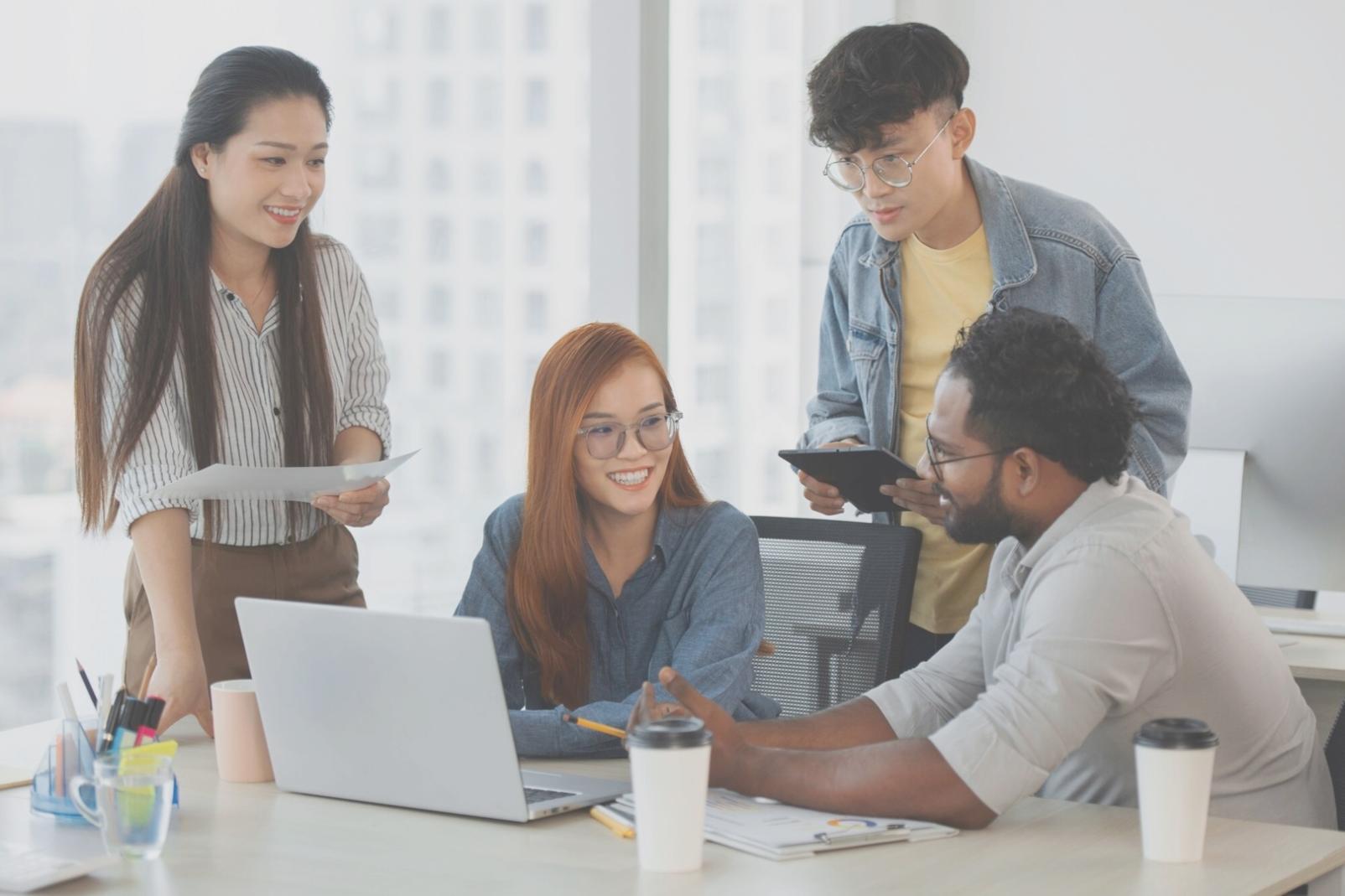 Equipo de soporte financiero disponible para consultas